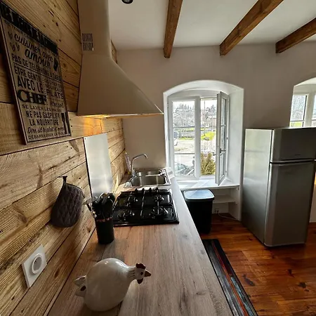 Atypique A Feriehus Tence